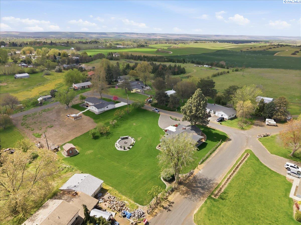 919 Stanley Dr, College Place, WA 99324