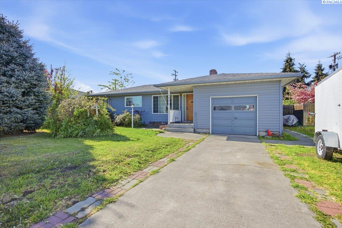 1932 W Ruby St, Pasco WA 99301