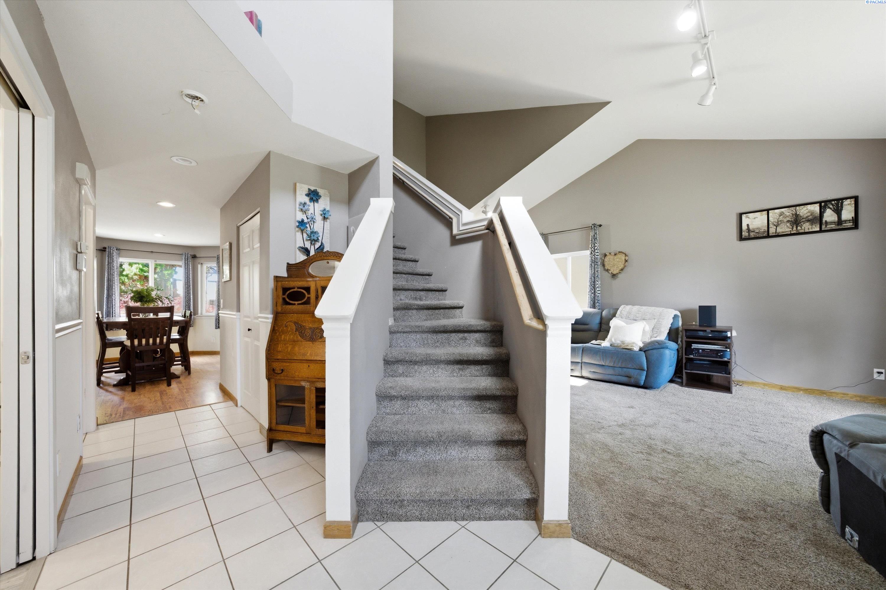 7106 5th Pl, Kennewick, WA 99336