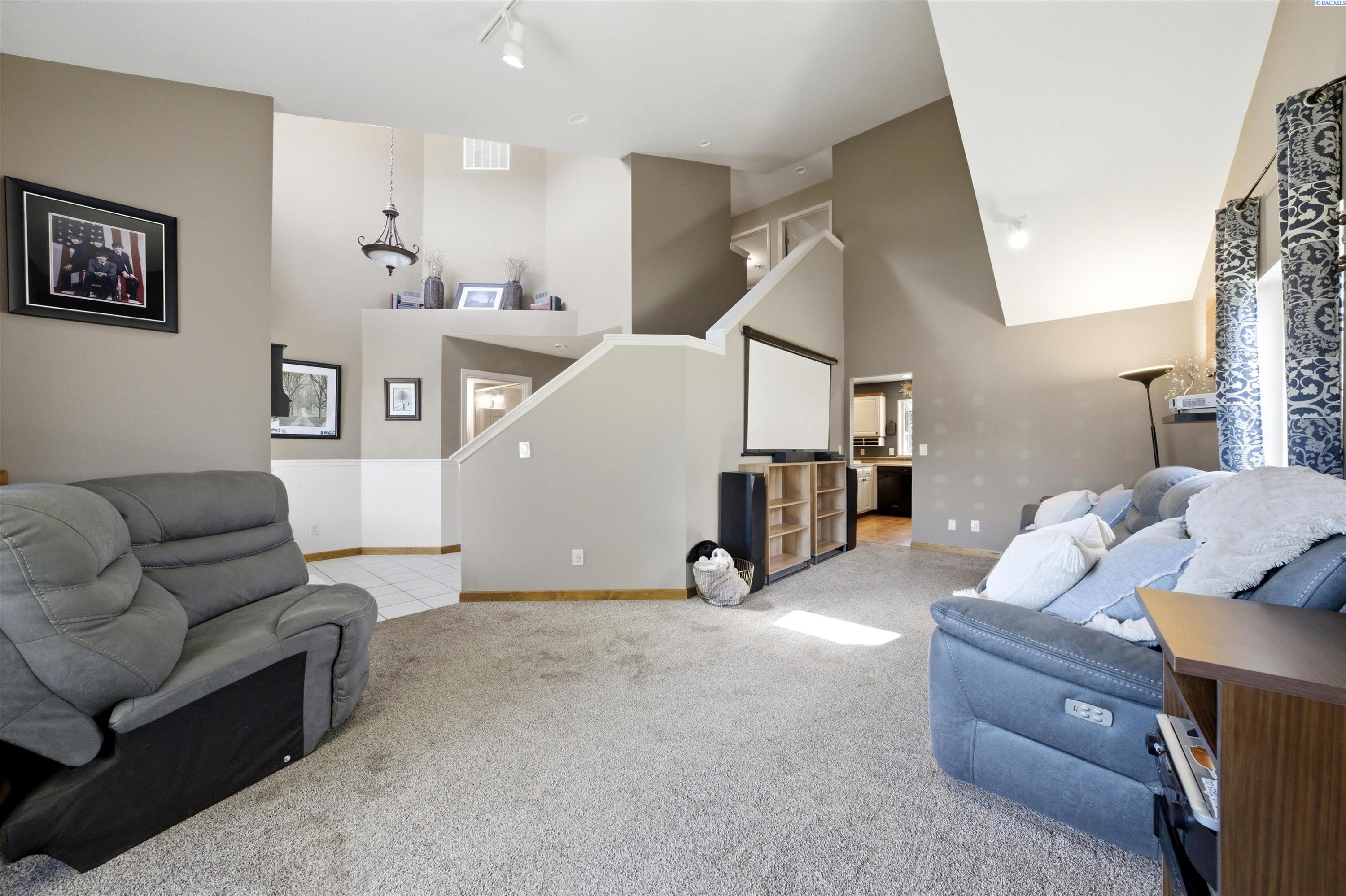 7106 5th Pl, Kennewick, WA 99336