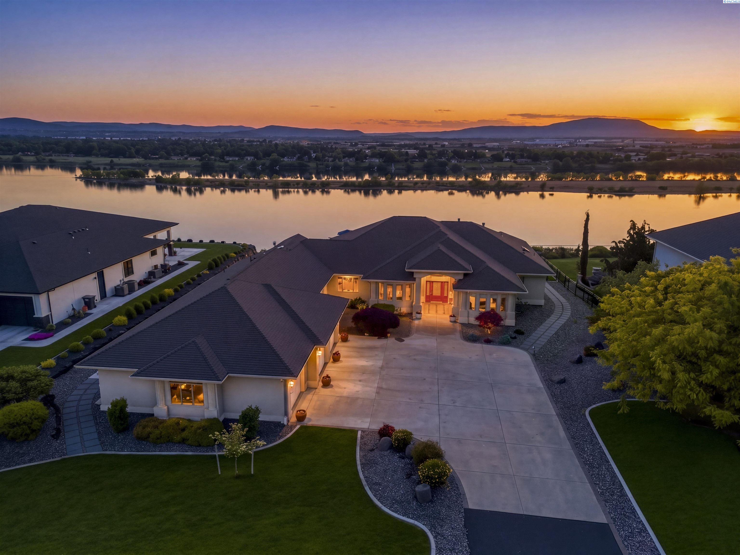 170 Alta Ln, Pasco, WA 99301
