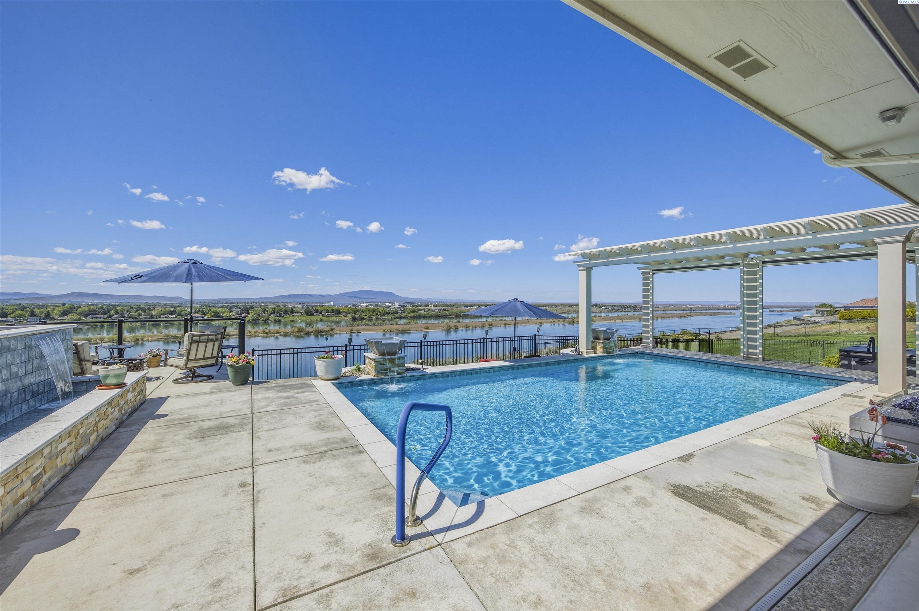 170 Alta Ln, Pasco, WA 99301