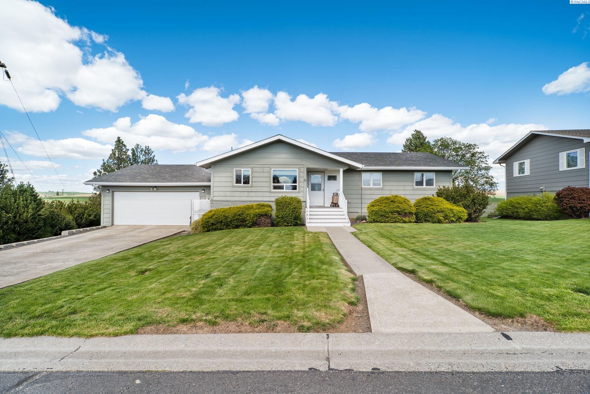 616 E Valleyview Ave, Colfax WA 99111