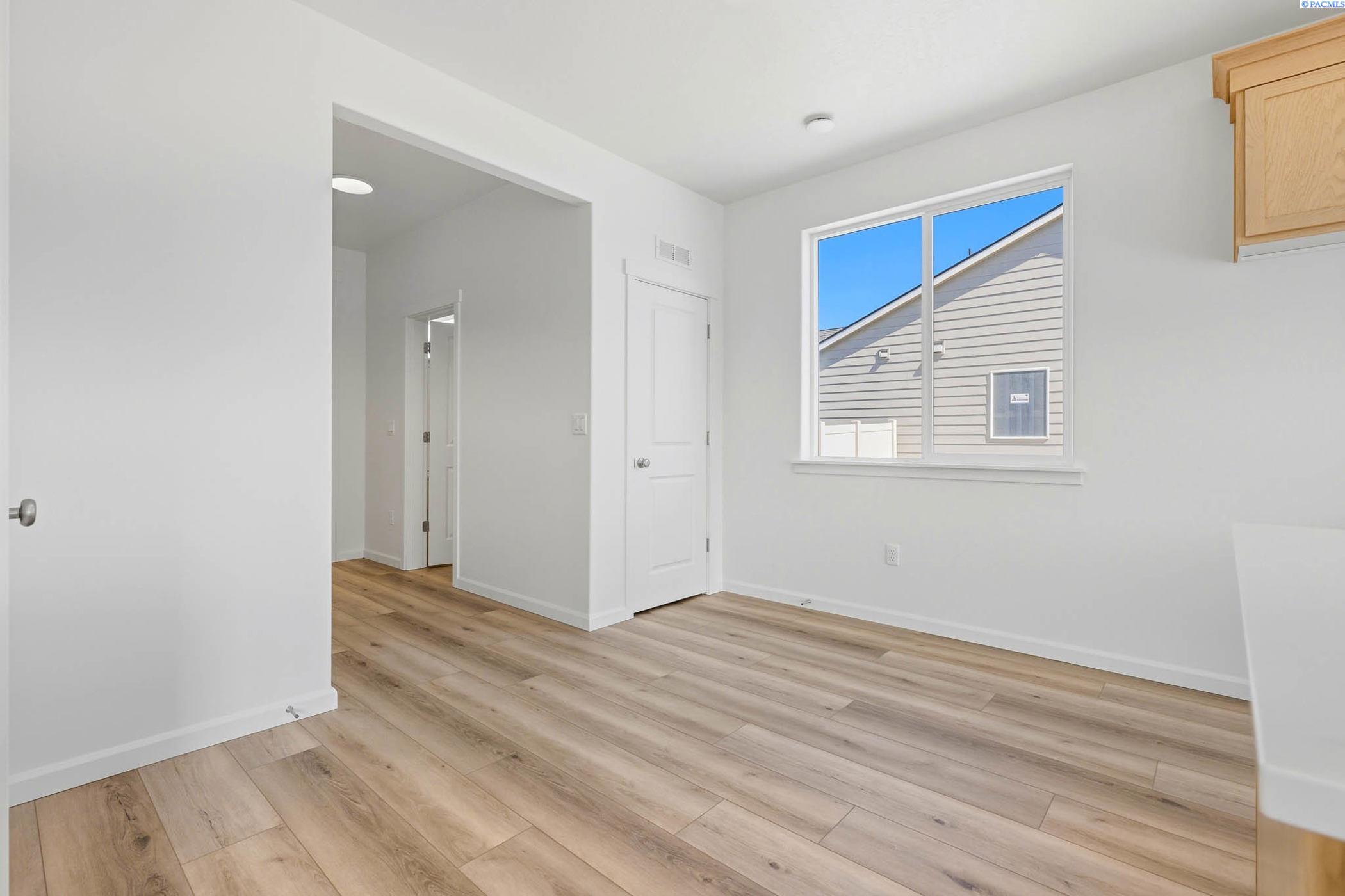 1210 18th St, Benton City, WA 99320