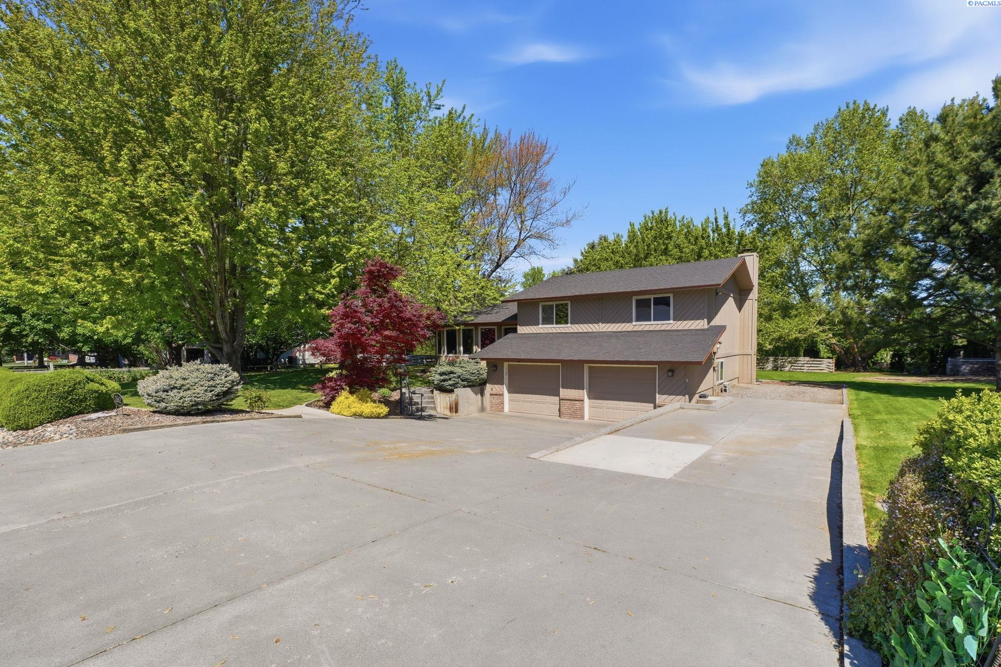 2612 Horseshoe Ct, Richland, WA 99352