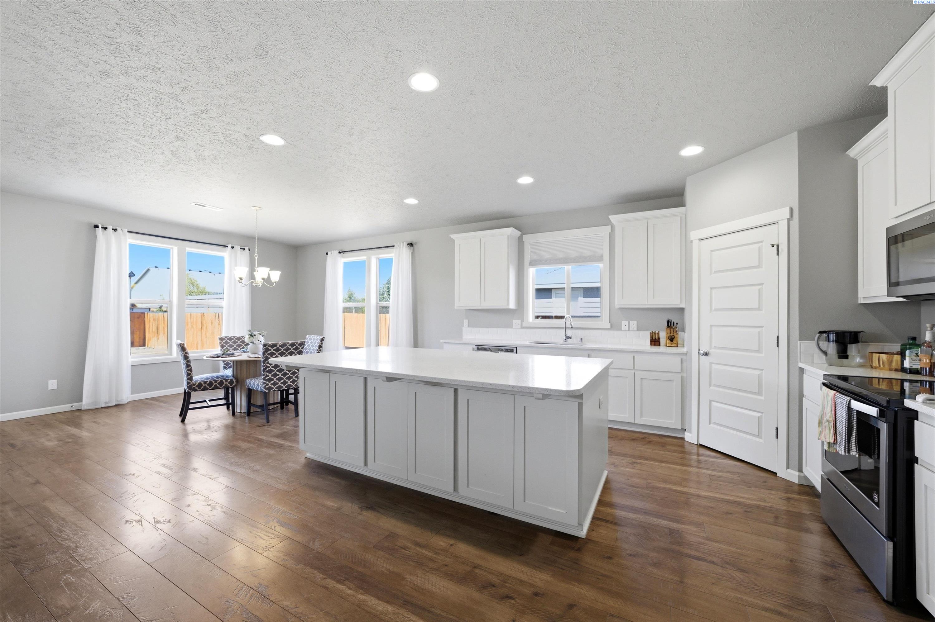 3918 Bismarck Ln, Pasco, WA 99301