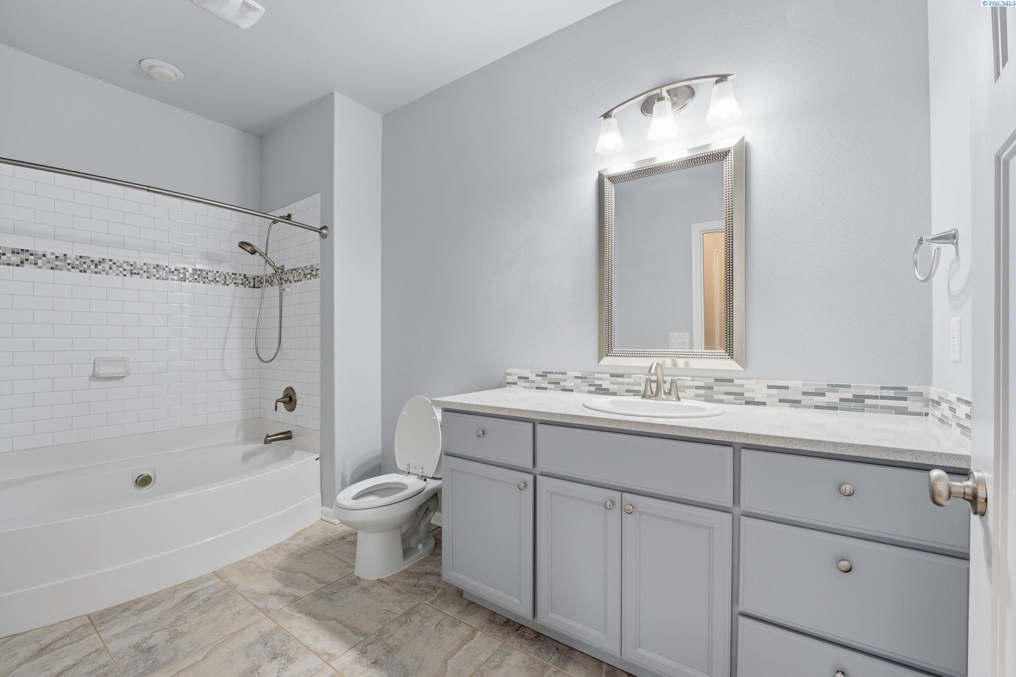 1187 Nevada St, Kennewick, WA 99336