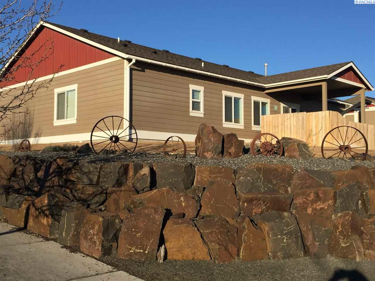 1141 Davis St, Connell, WA 99326