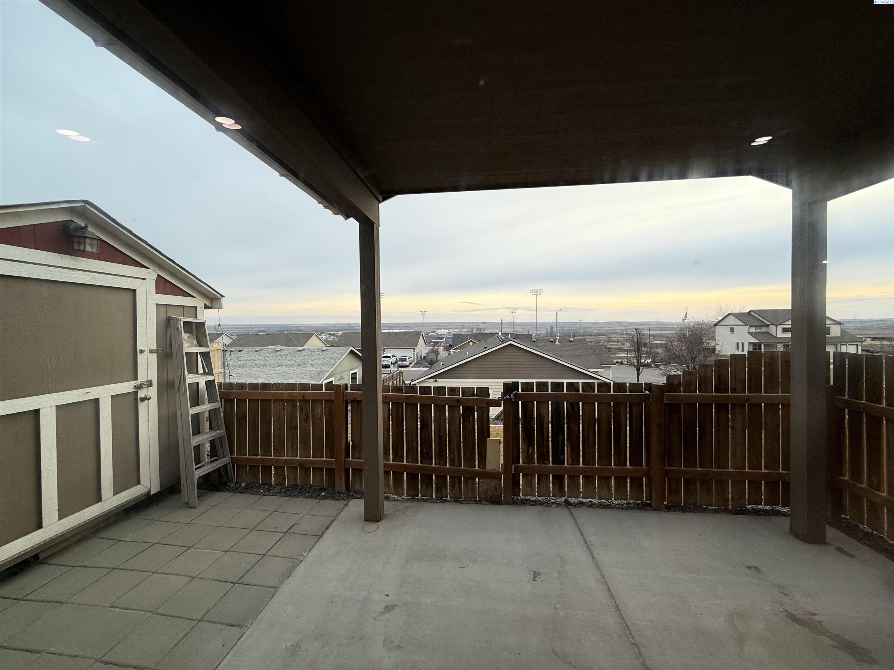 1141 Davis St, Connell, WA 99326