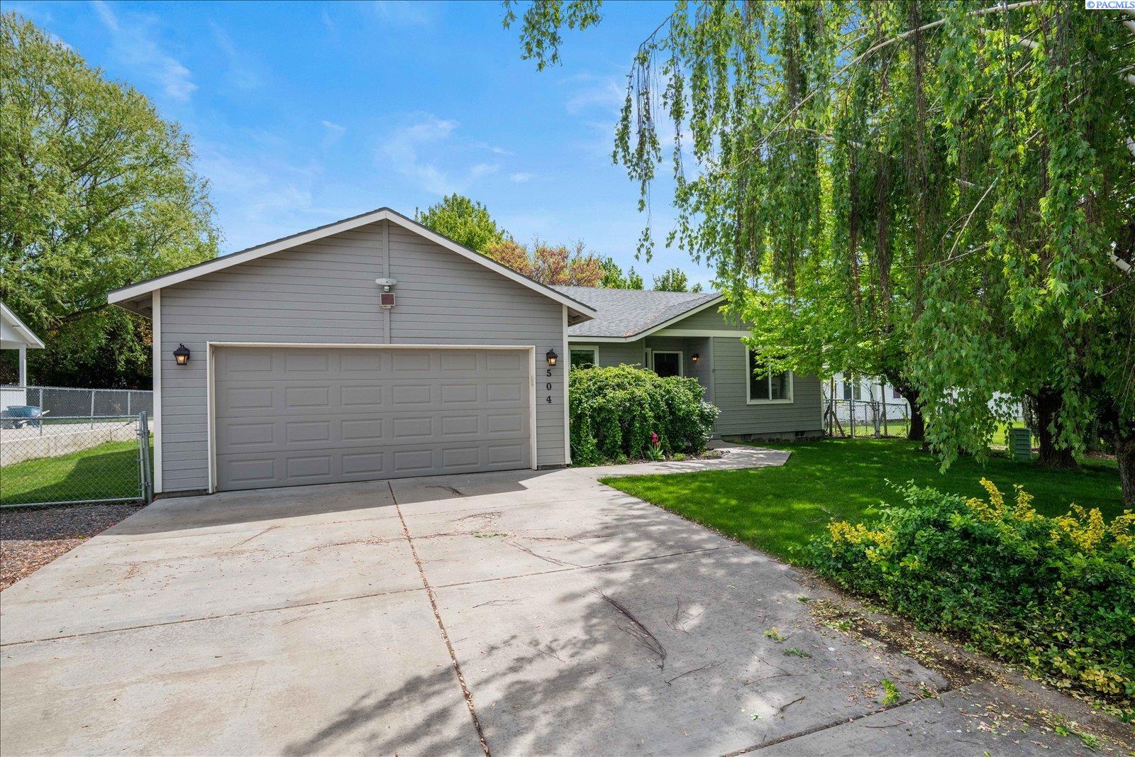 504 Grader Ct, Benton City, WA 99320