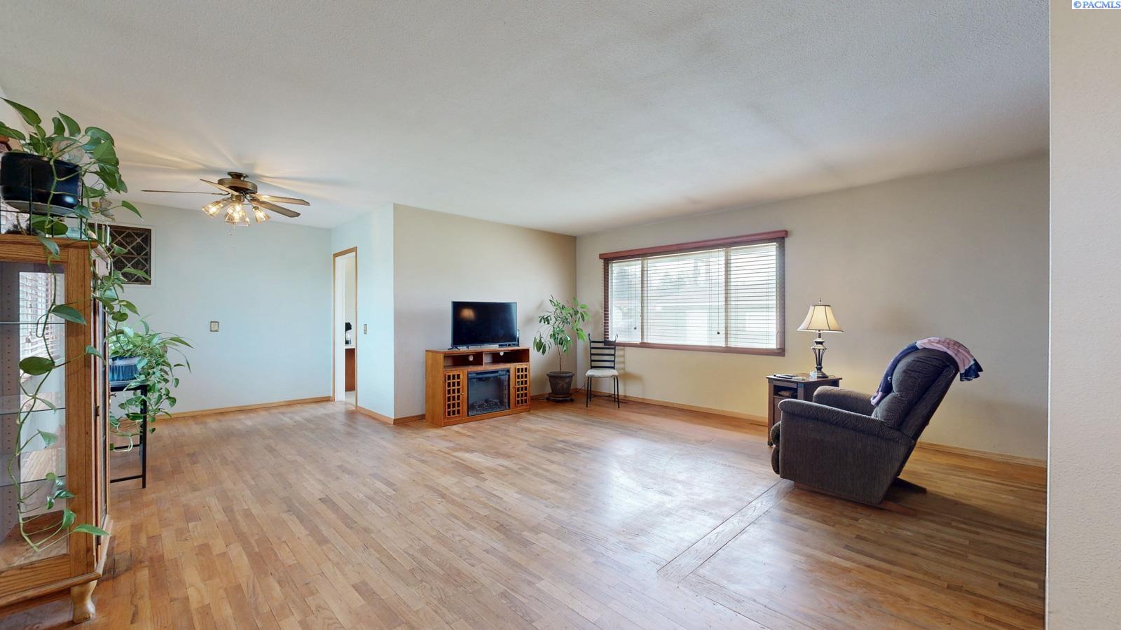 6705 Bonnie Ave, Kennewick, WA 99336