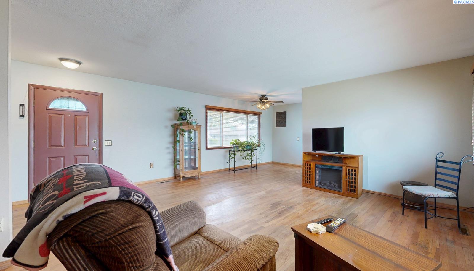 6705 Bonnie Ave, Kennewick, WA 99336