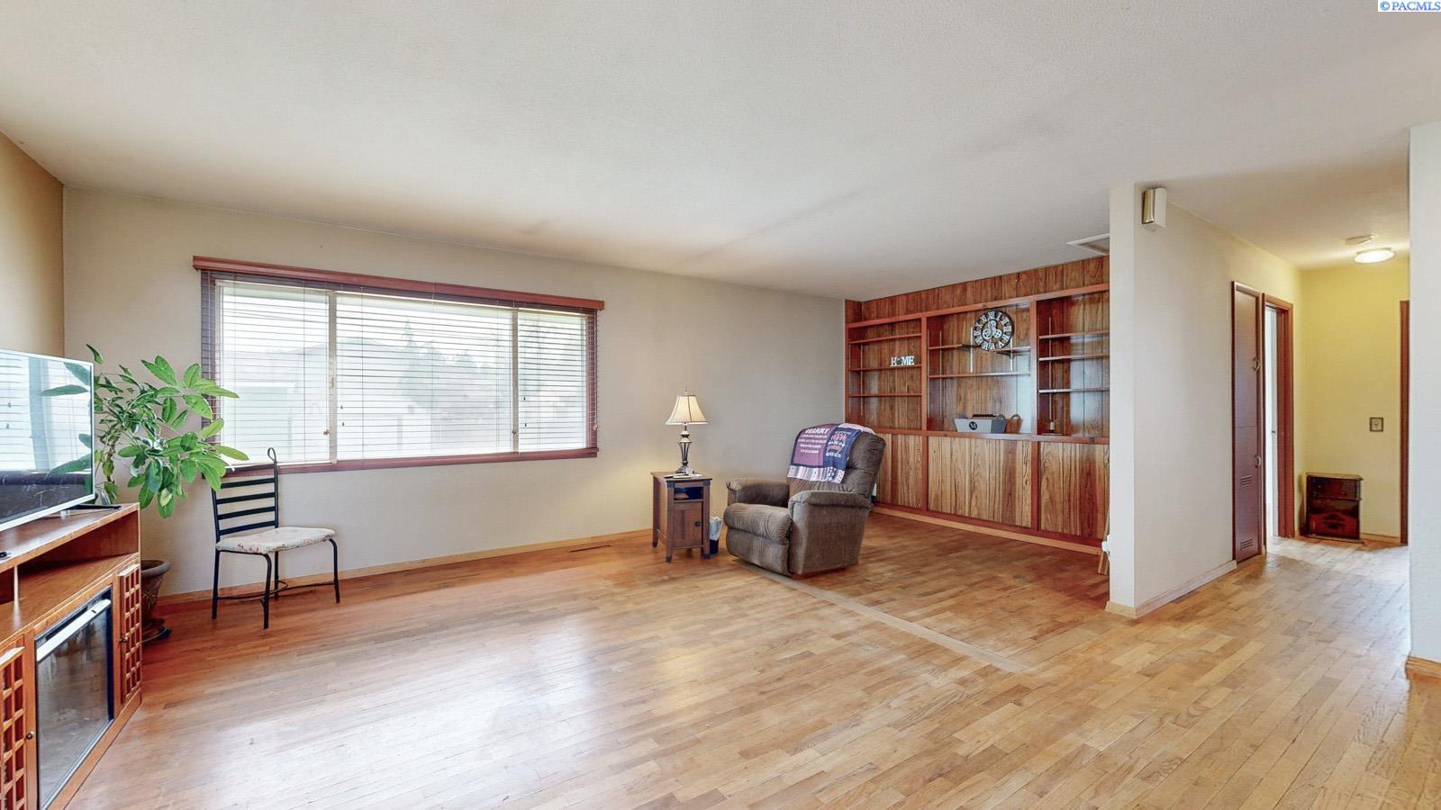 6705 Bonnie Ave, Kennewick, WA 99336