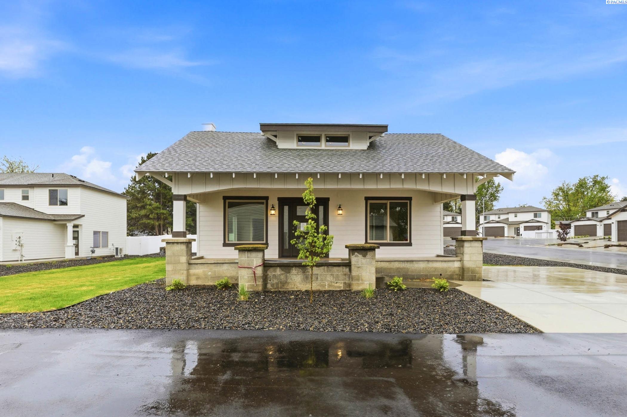 1053 S Underwood Pl, Kennewick, WA 99337