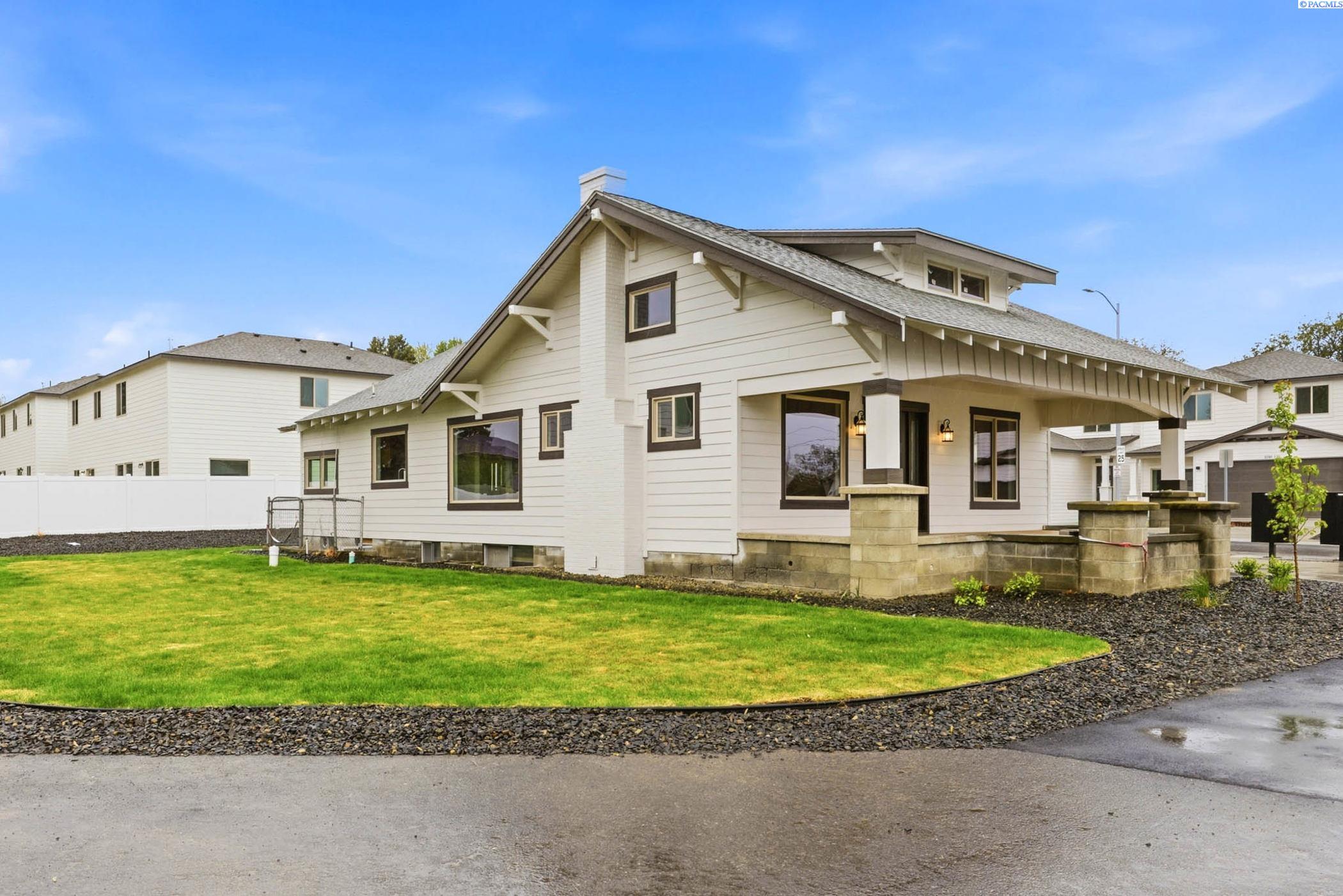 1053 S Underwood Pl, Kennewick, WA 99337