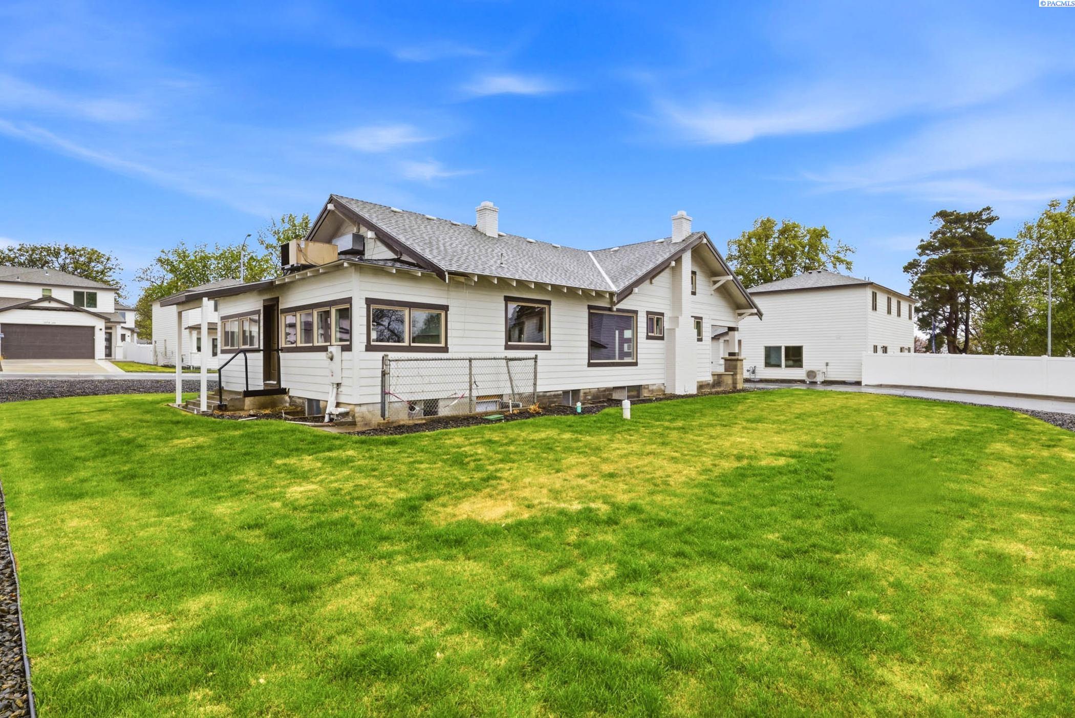 1053 S Underwood Pl, Kennewick, WA 99337