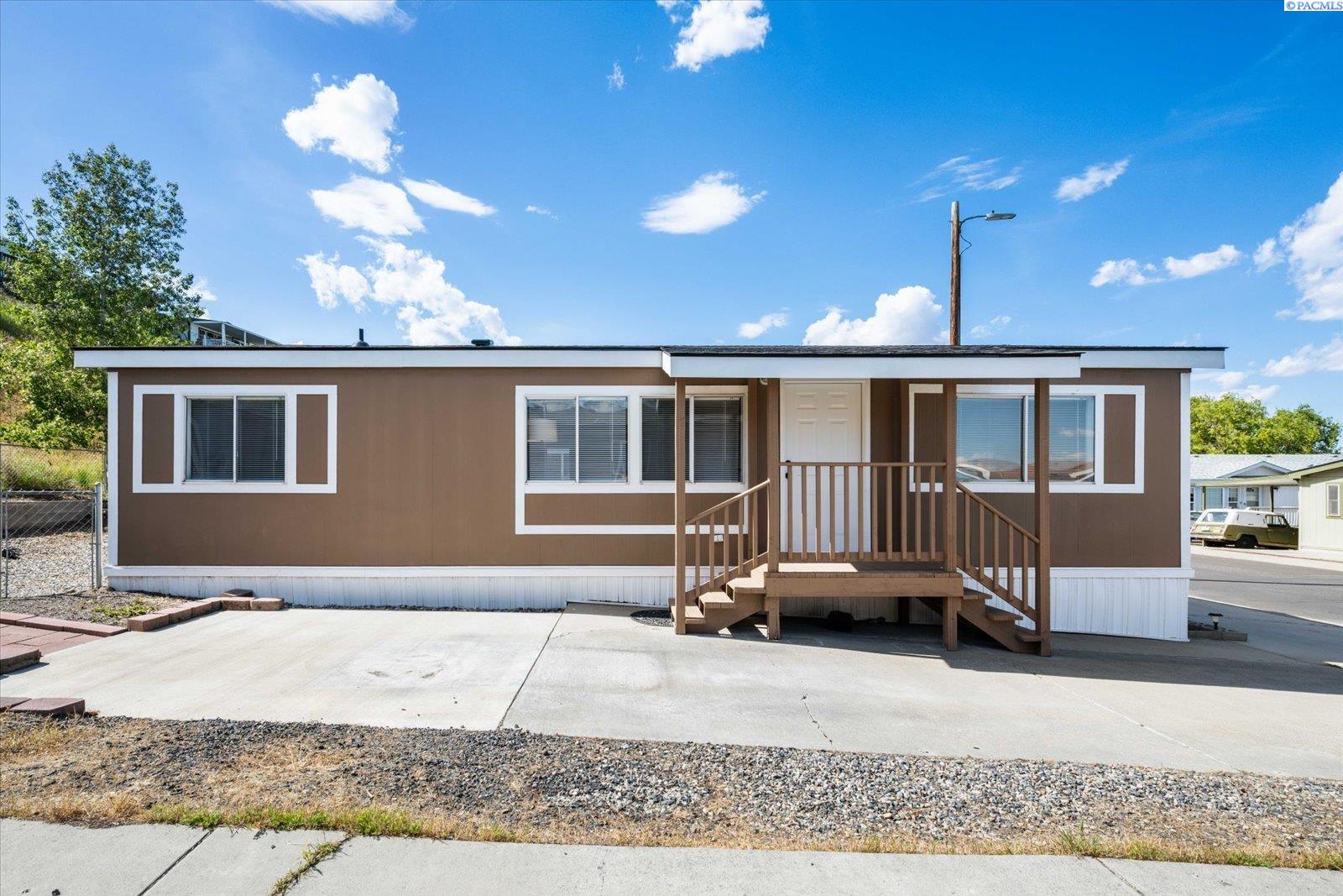 84 Ridgecliff Dr, Richland, WA 99352