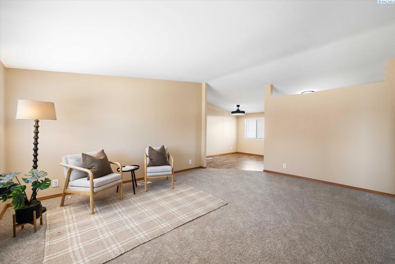 84 Ridgecliff Dr, Richland, WA 99352