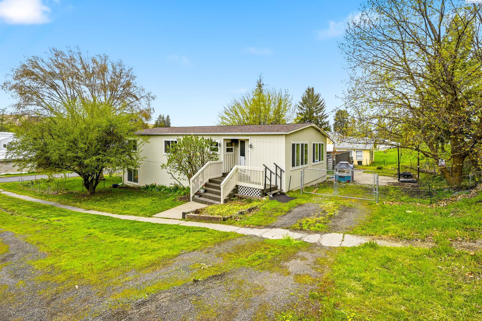 119 E 7th St, Rosalia WA 99170