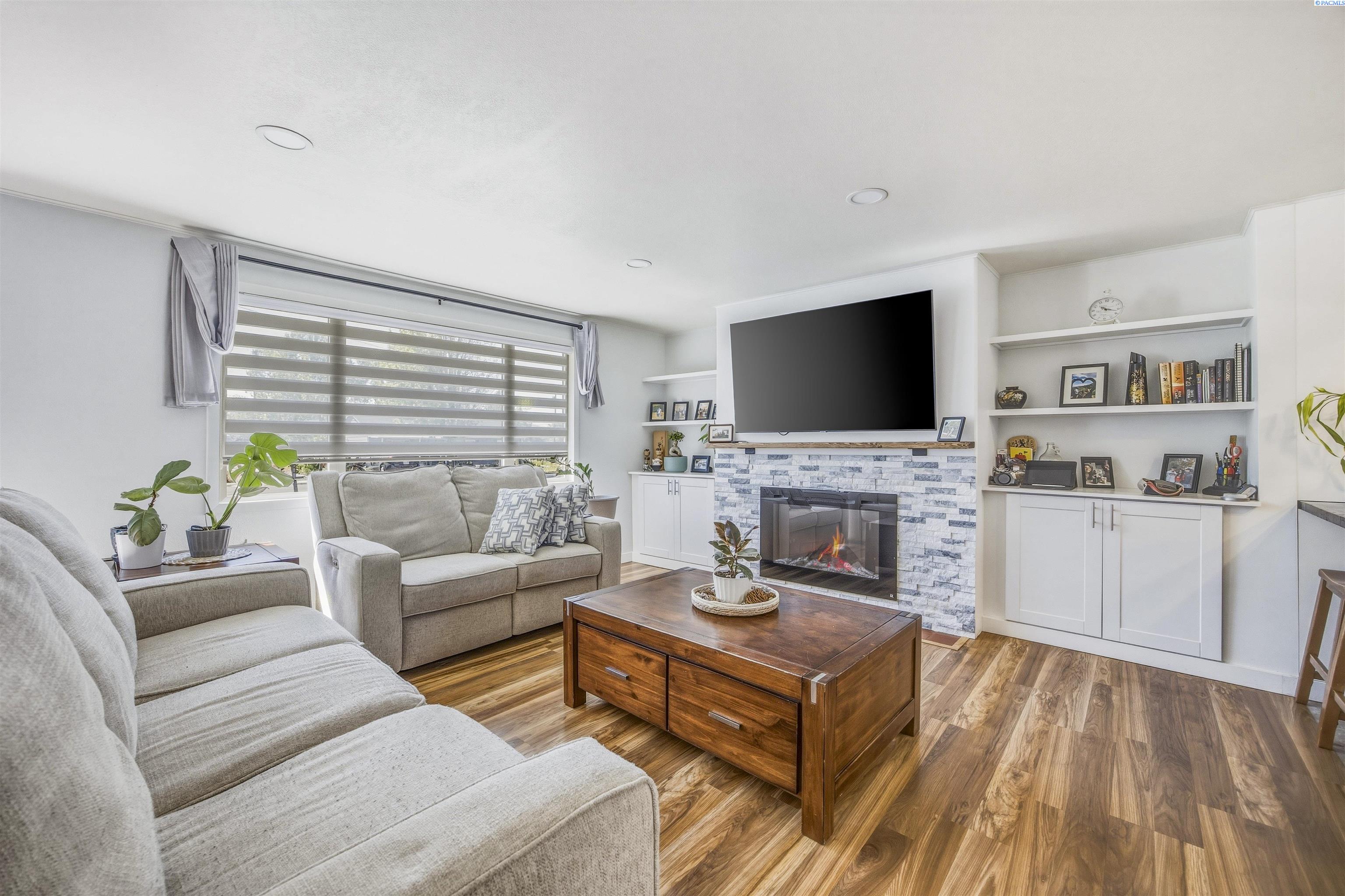 643 Cedar Ave, Richland, WA 99352