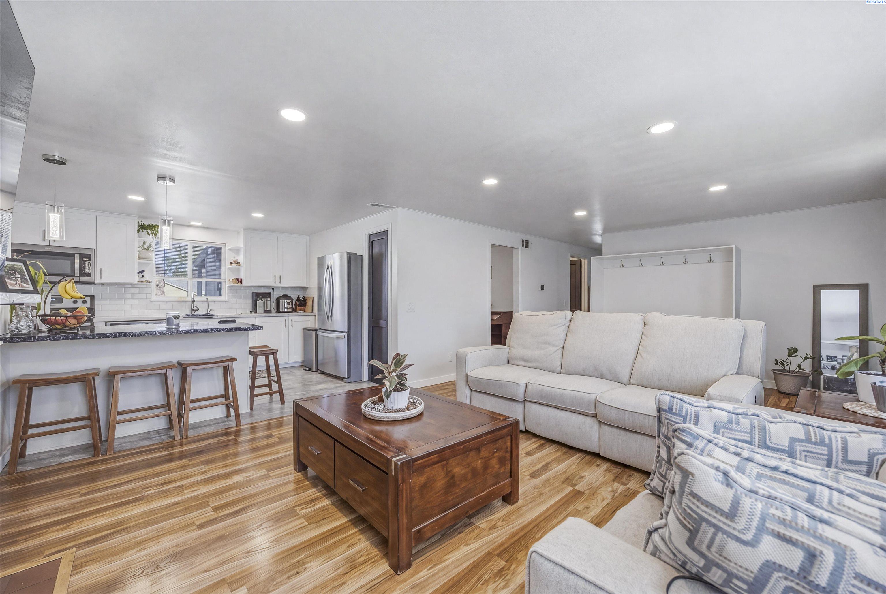 643 Cedar Ave, Richland, WA 99352