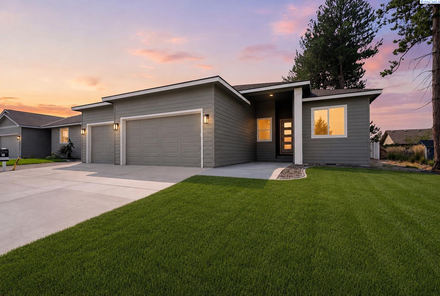 10159 16th Pl, Kennewick, WA 99338