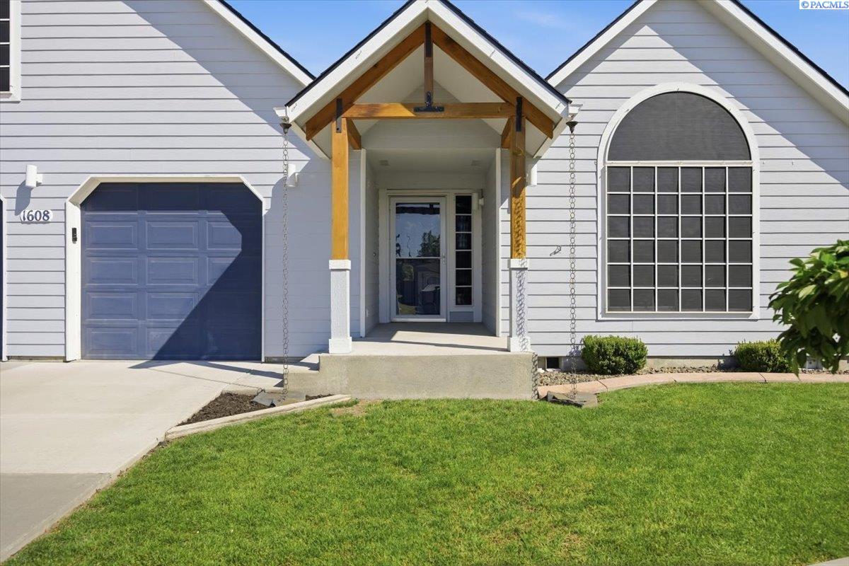 1608 25th Pl, Kennewick, WA 99337