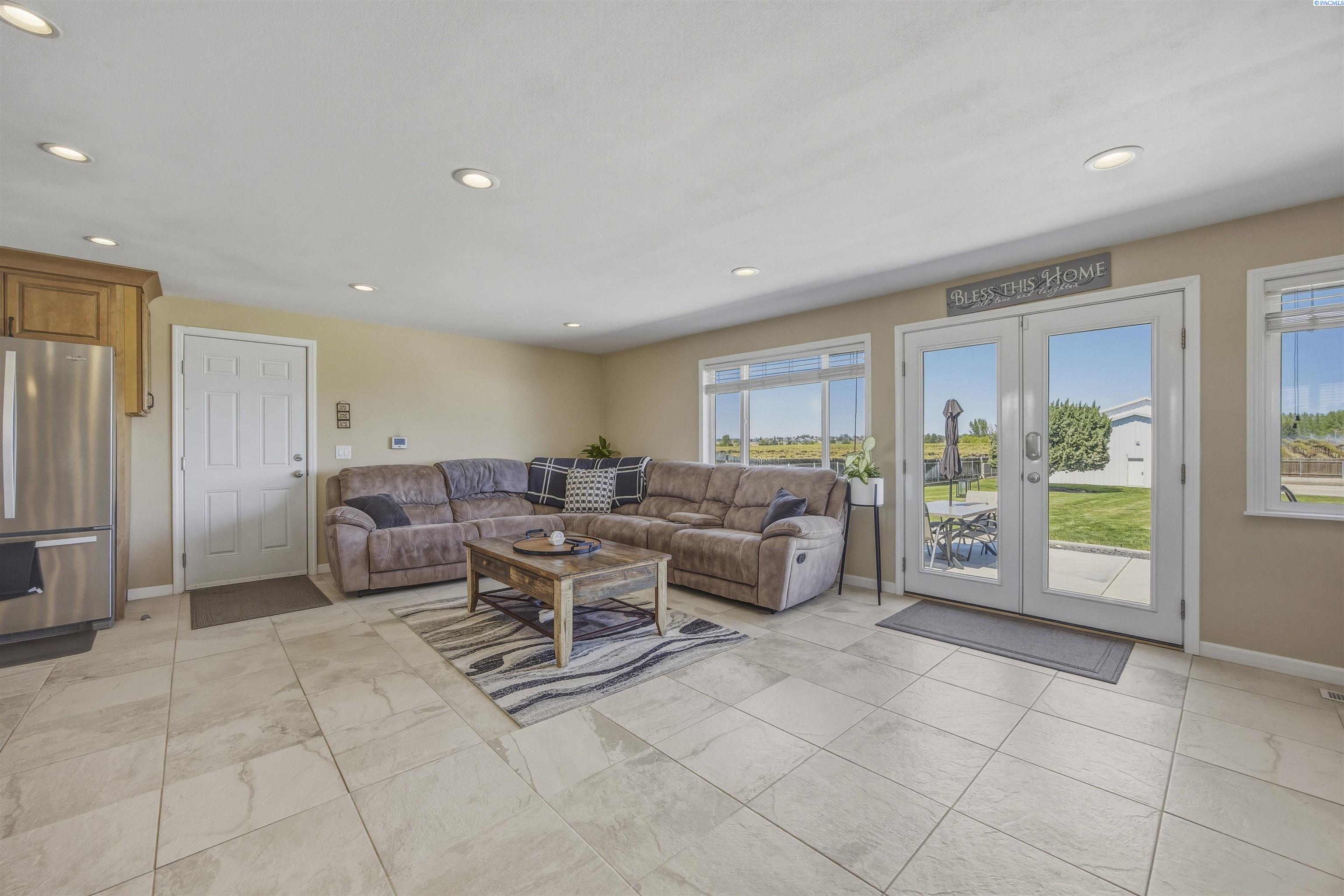 3717 Wernett Rd, Pasco, WA 99301