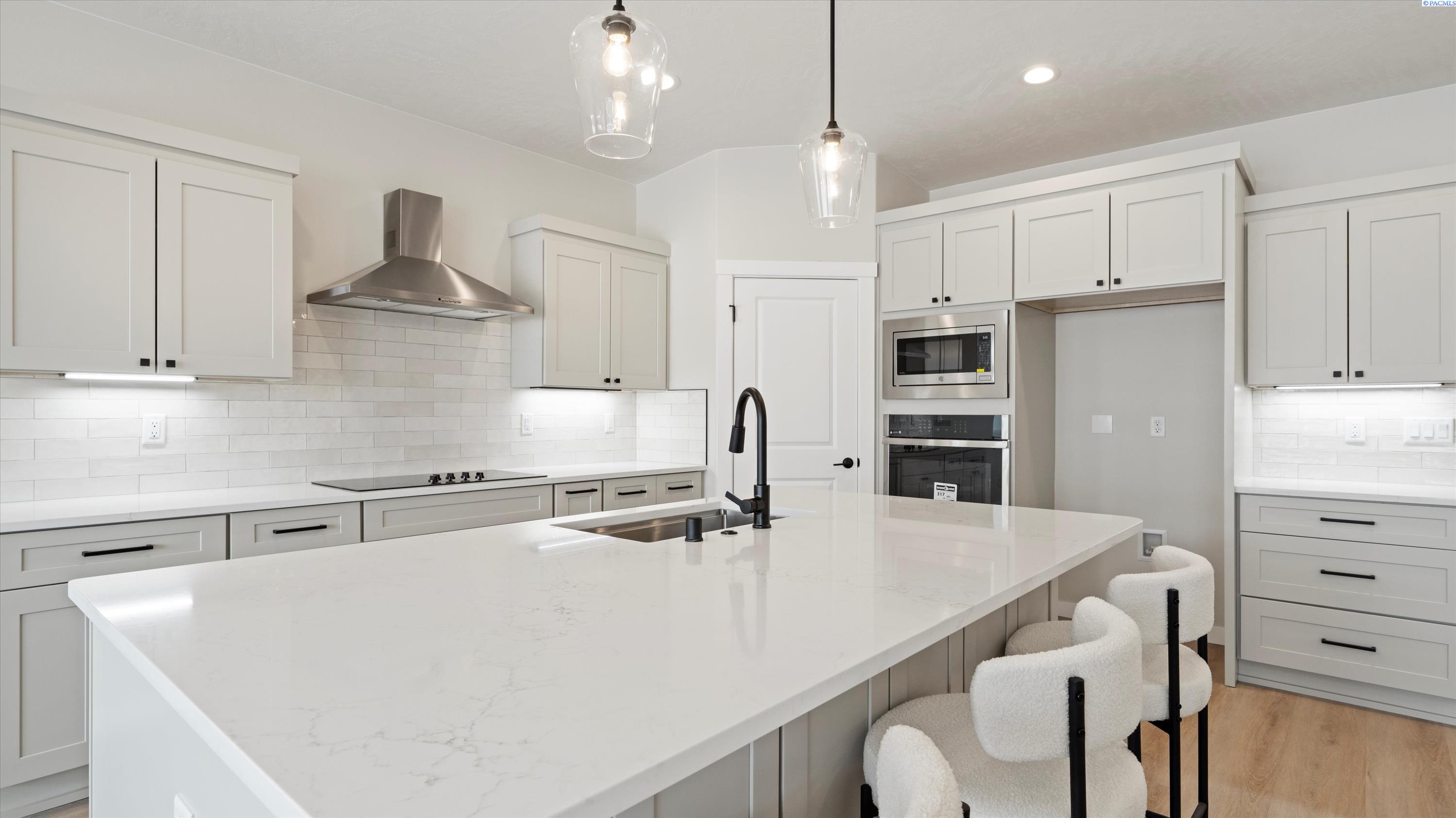 1334 Kalani Ct, West Richland, WA 99353