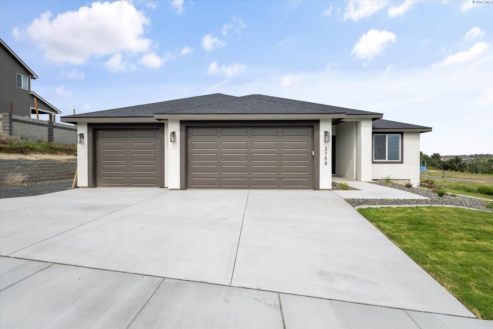 3758 Nelson St, Kennewick, WA 99338