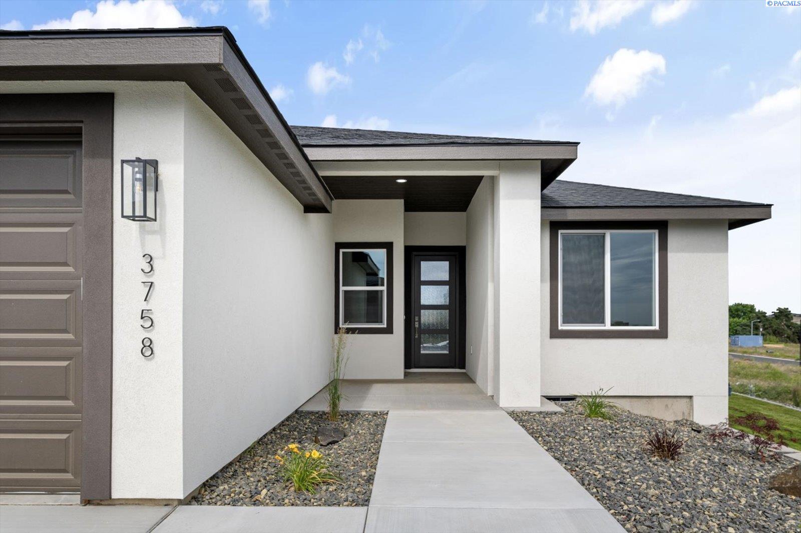 3758 Nelson St, Kennewick, WA 99338
