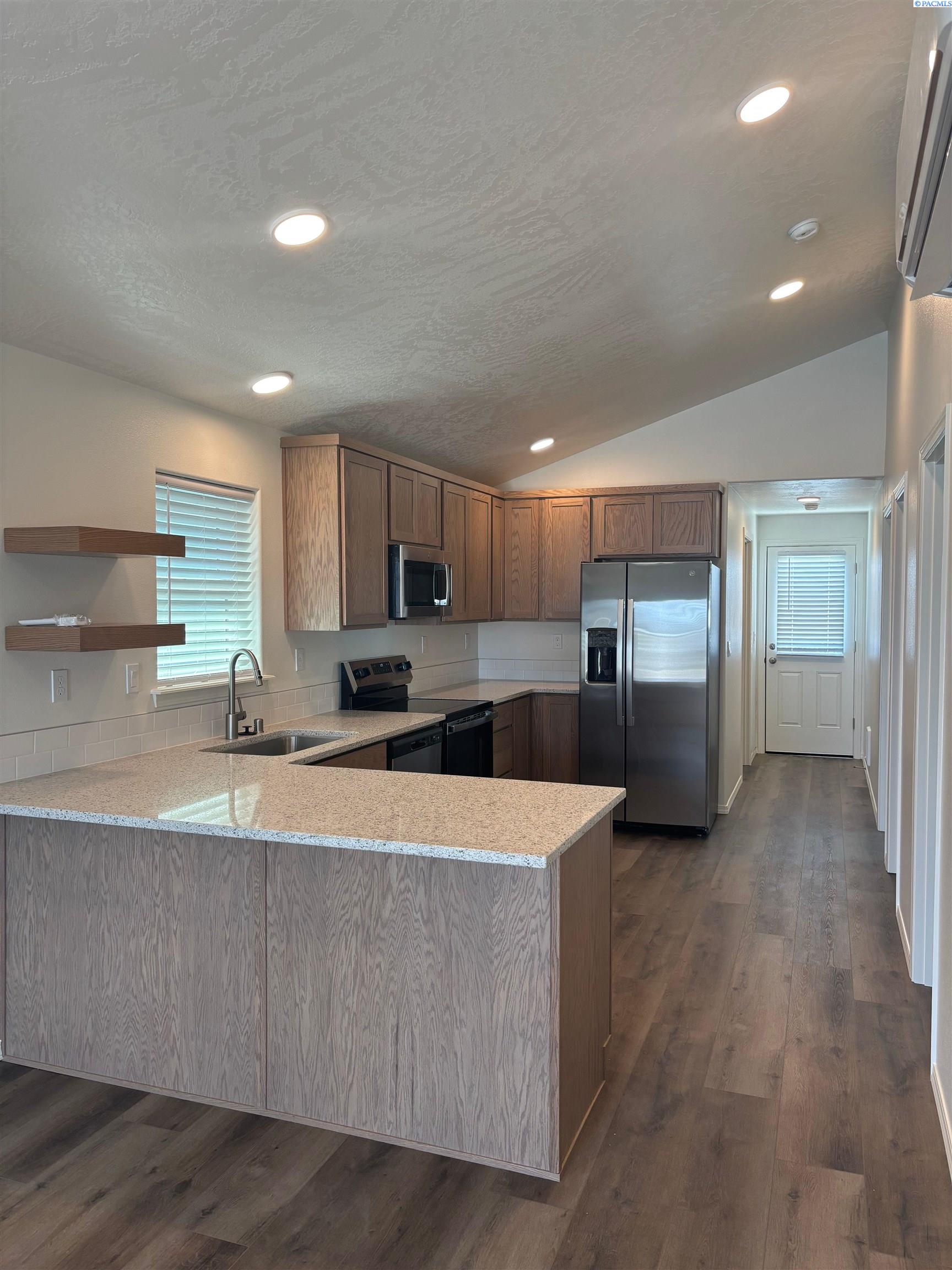 3706 Quay St, Kennewick, WA 99338