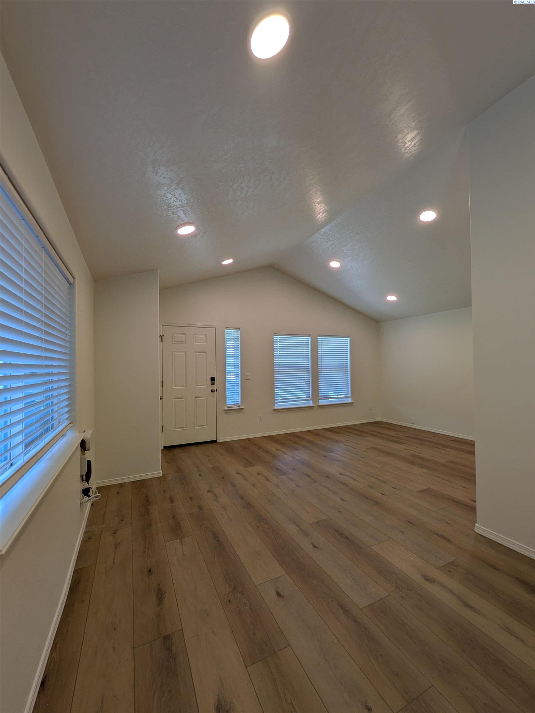 3707 Quay St, Benton City, WA 99338