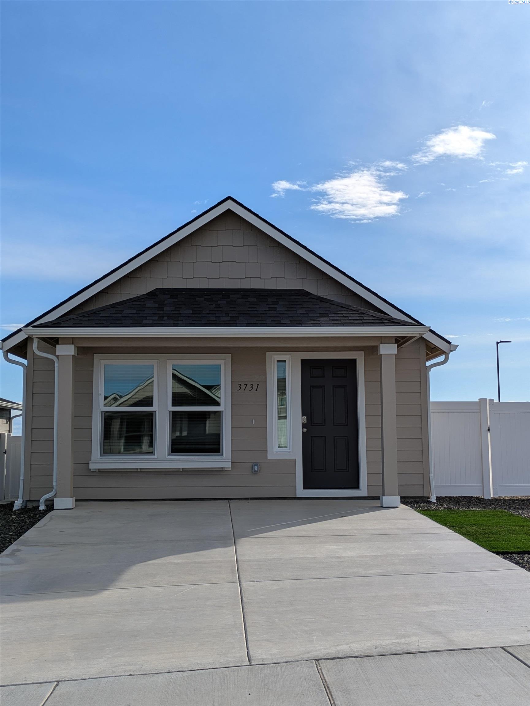 3731 Quay St, Kennewick, WA 99338