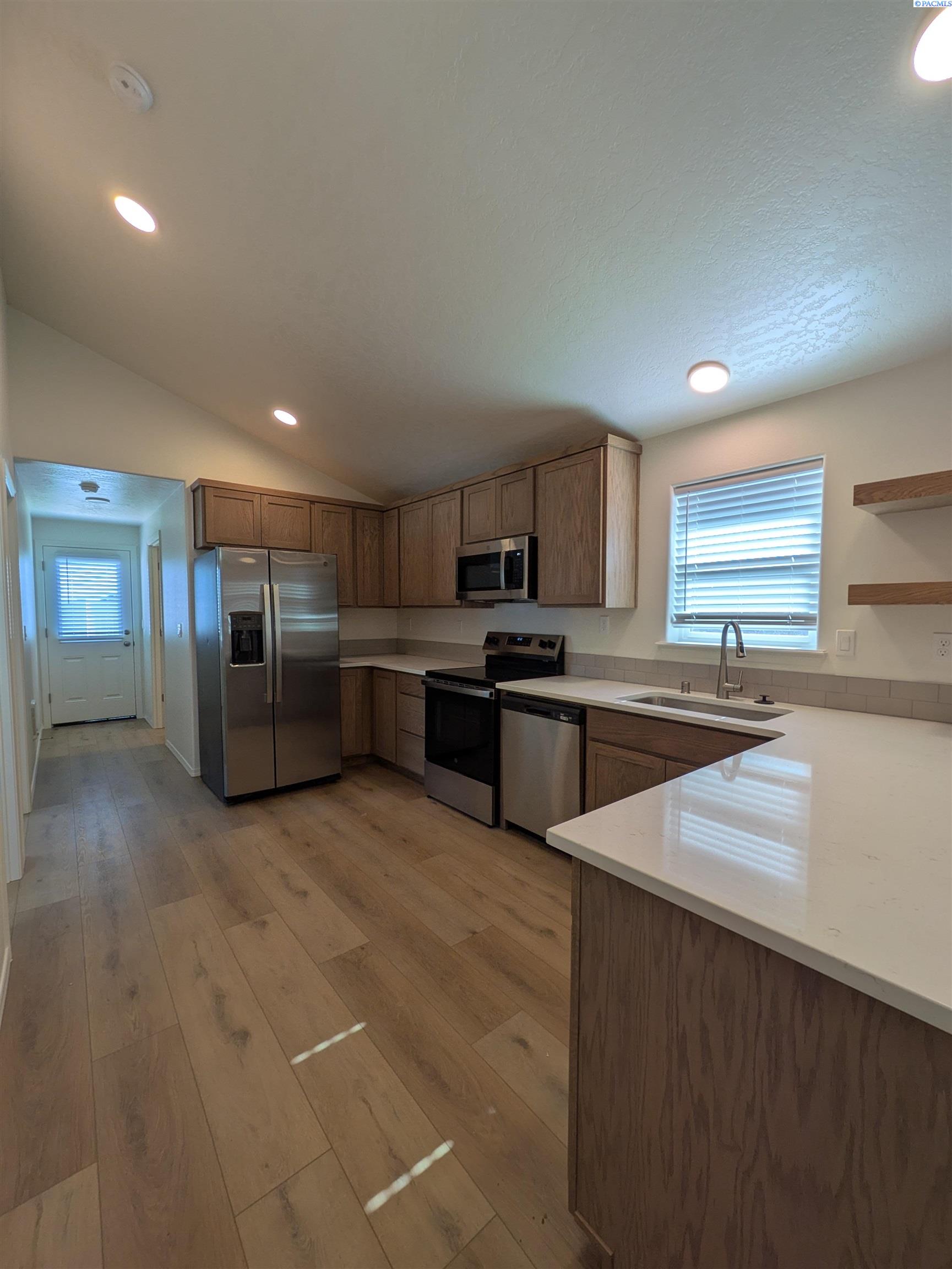 3731 Quay St, Kennewick, WA 99338