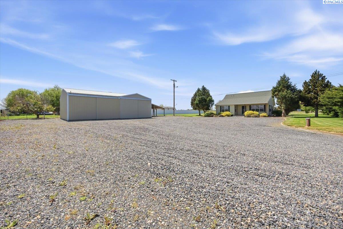 72405 3rd Ave, Plymouth, WA 99346