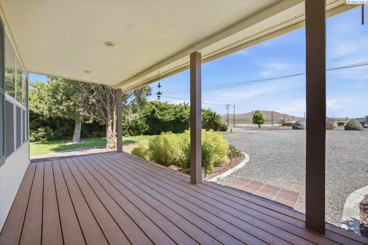 72405 3rd Ave, Plymouth, WA 99346