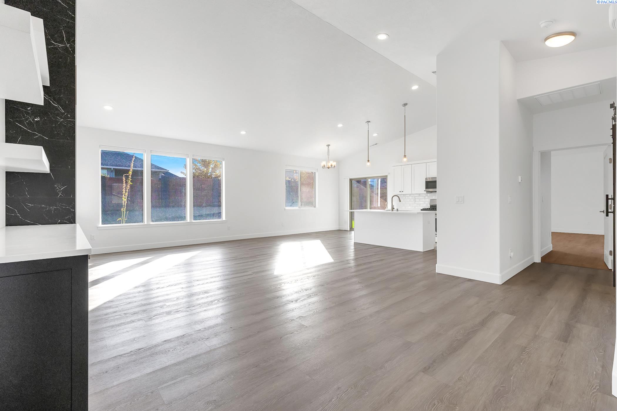 610 Athens Dr, Richland, WA 99352