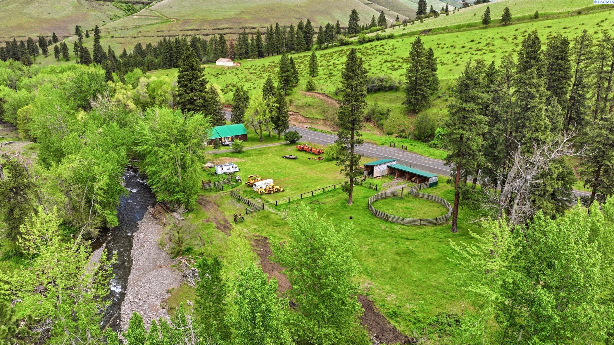 632 N Touchet Road, Dayton WA 99328