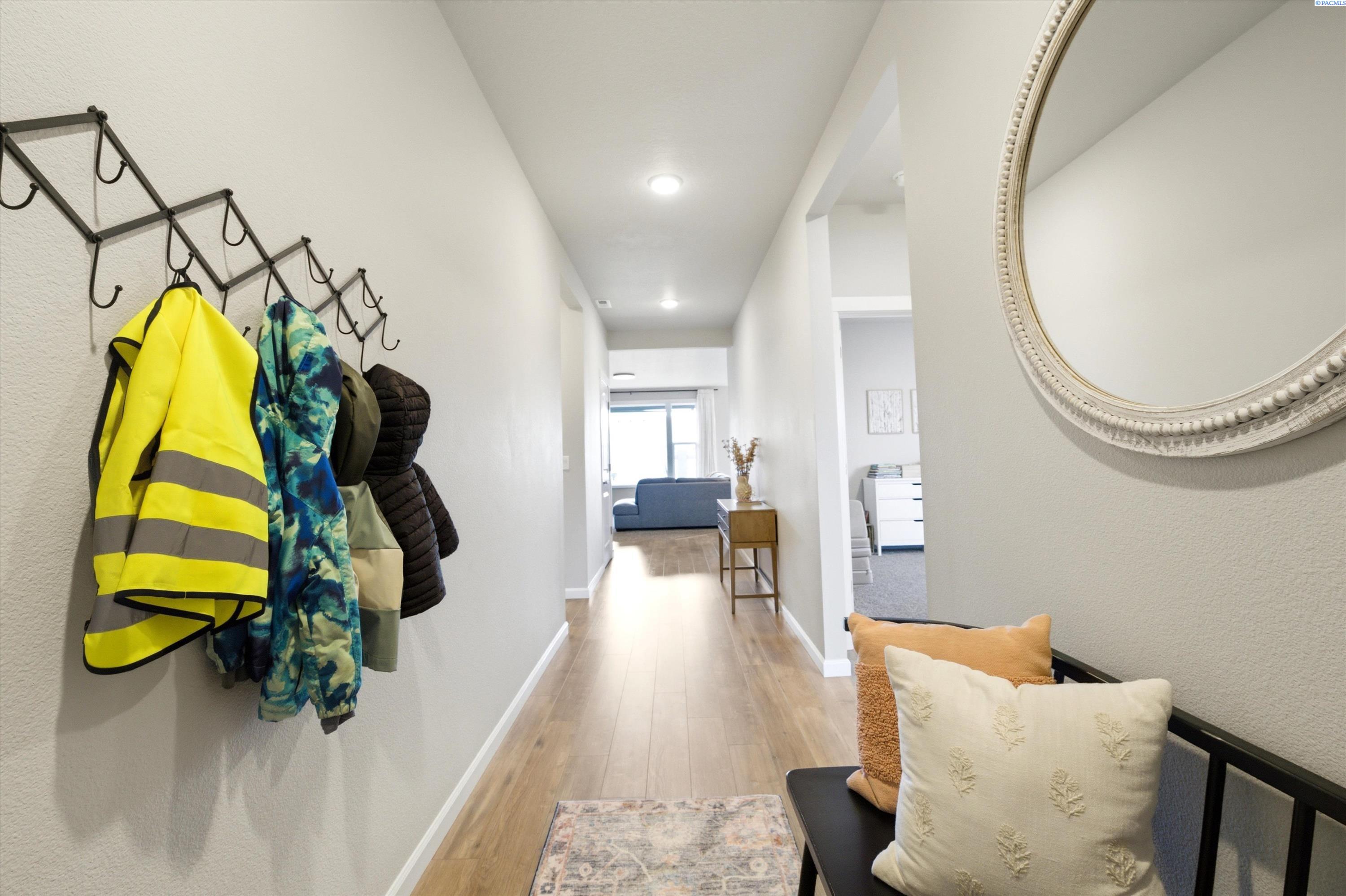 519 Annapurna Ave, West Richland, WA 99353