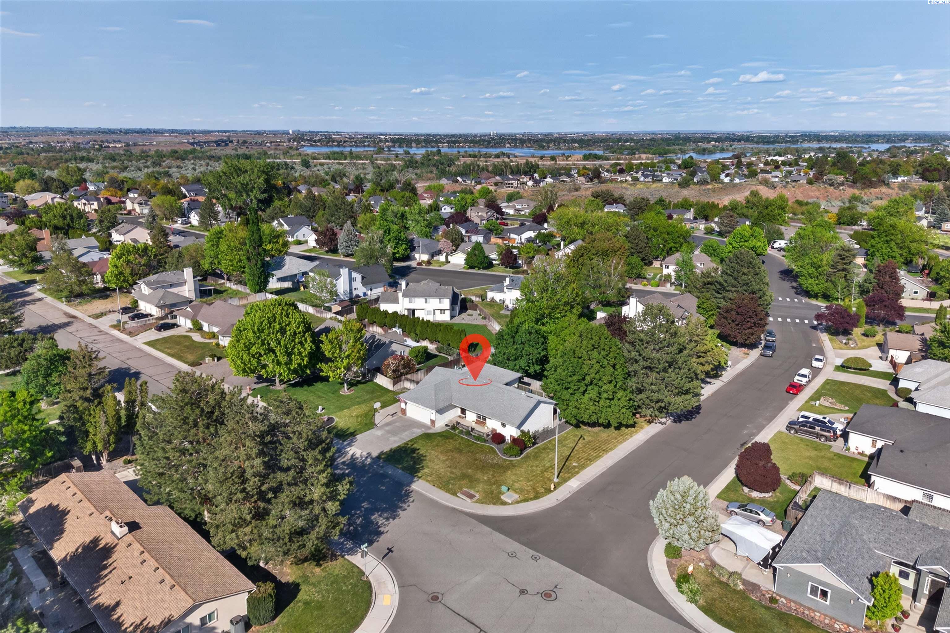 1418 Hazelwood Ave, Richland, WA 99352