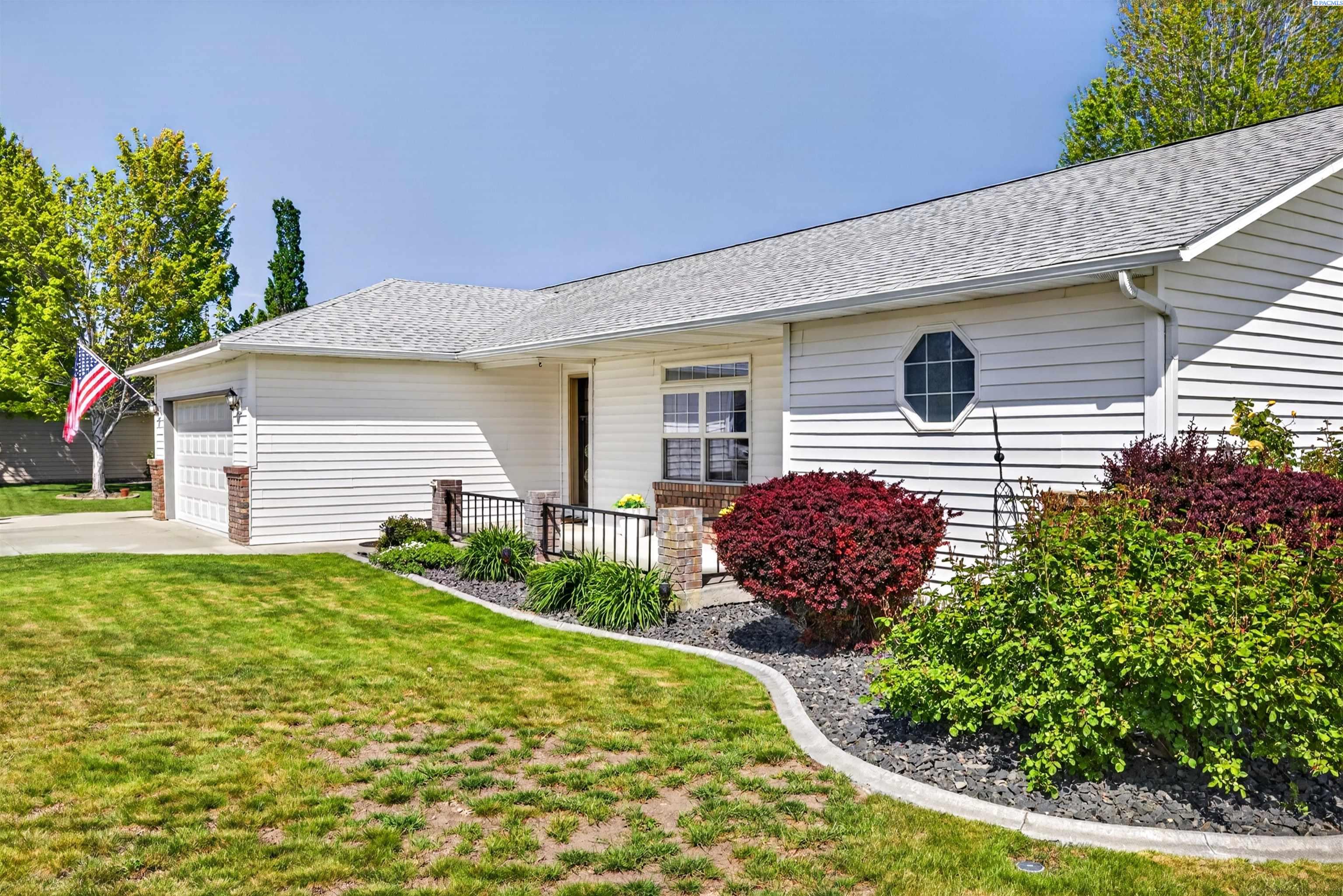 1418 Hazelwood Ave, Richland, WA 99352