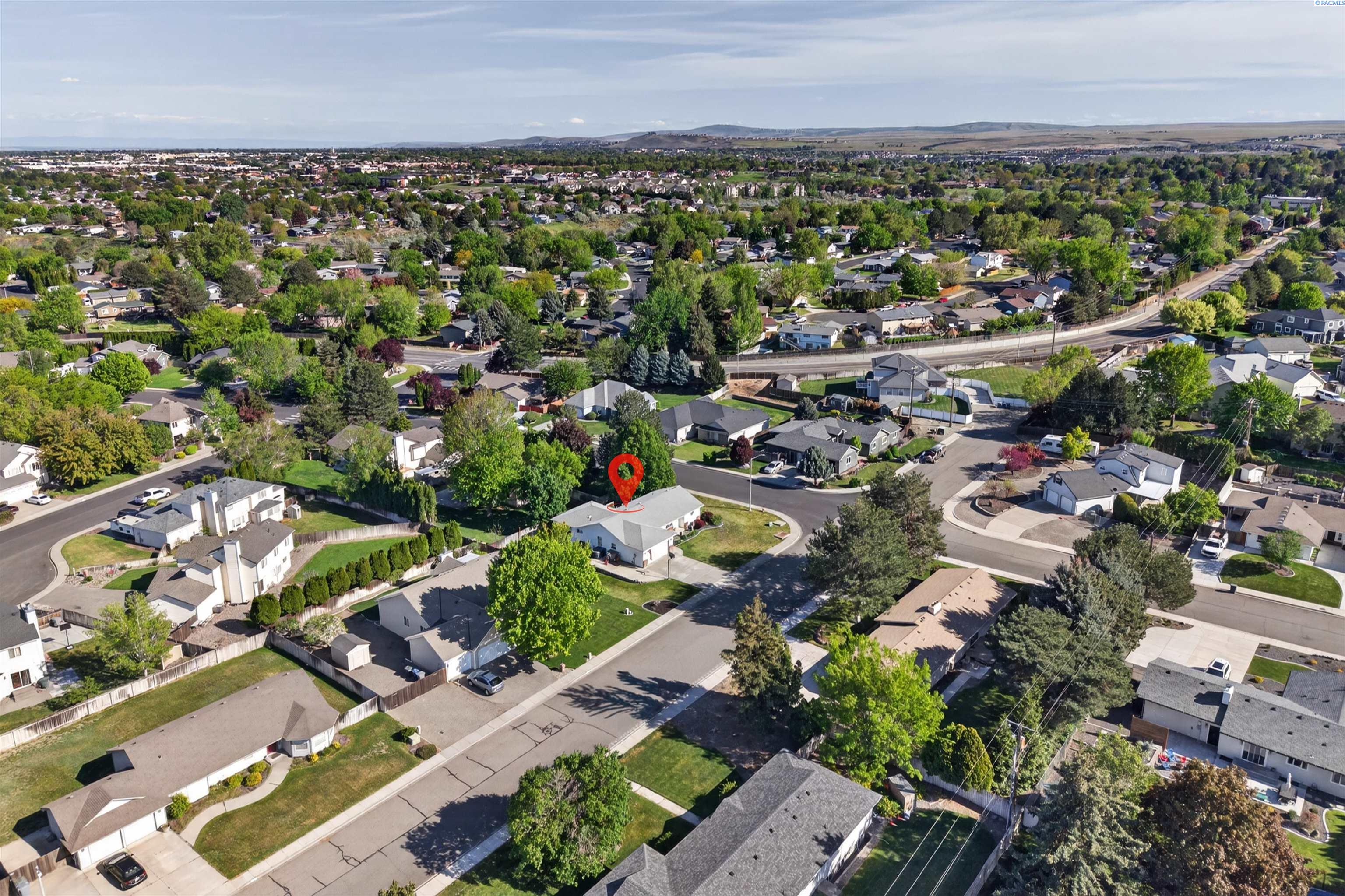 1418 Hazelwood Ave, Richland, WA 99352