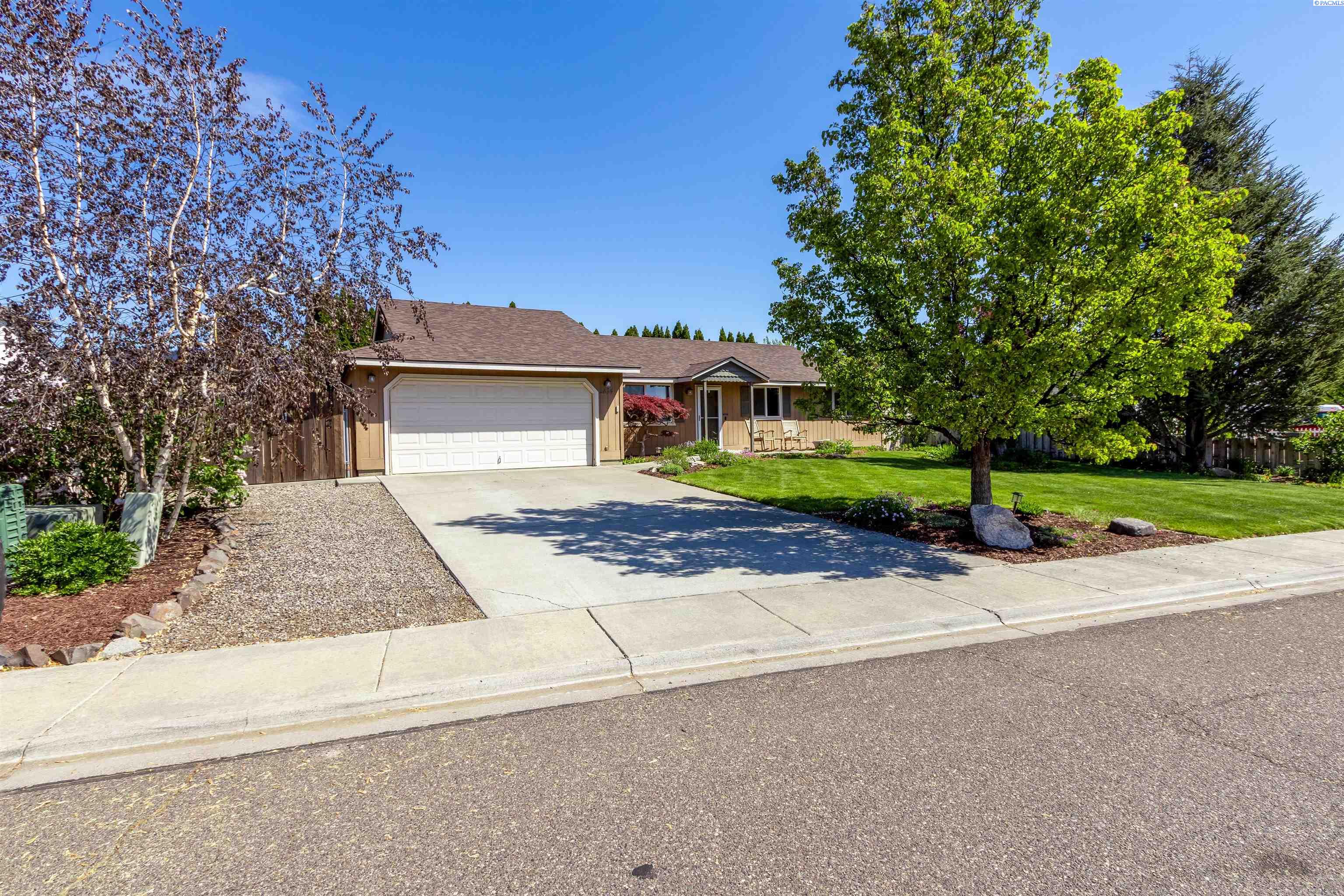 4834 Hibiscus St, West Richland, WA 99353