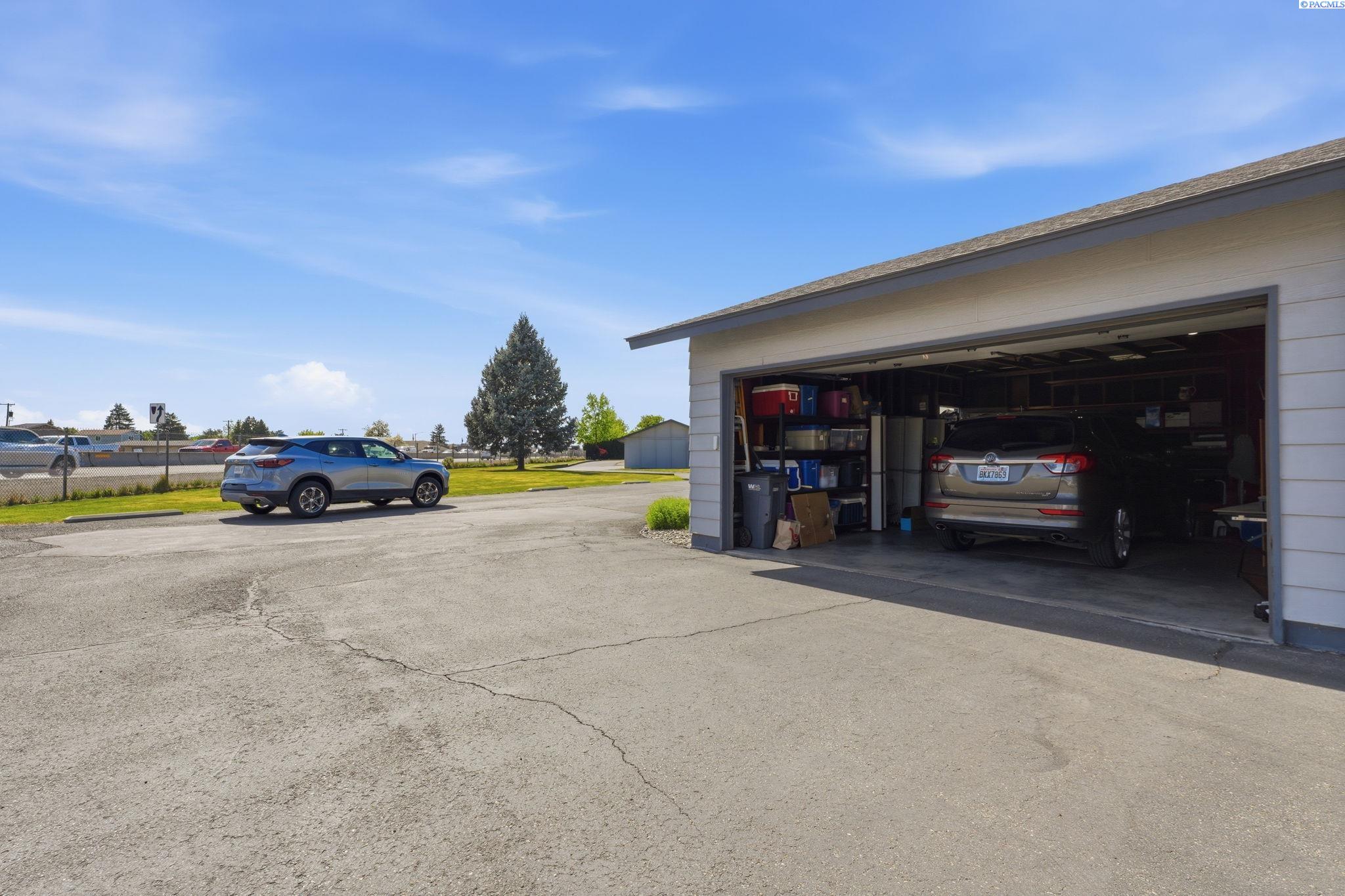 2415 Grand Rhonde Ave #C, Kennewick, WA 99336