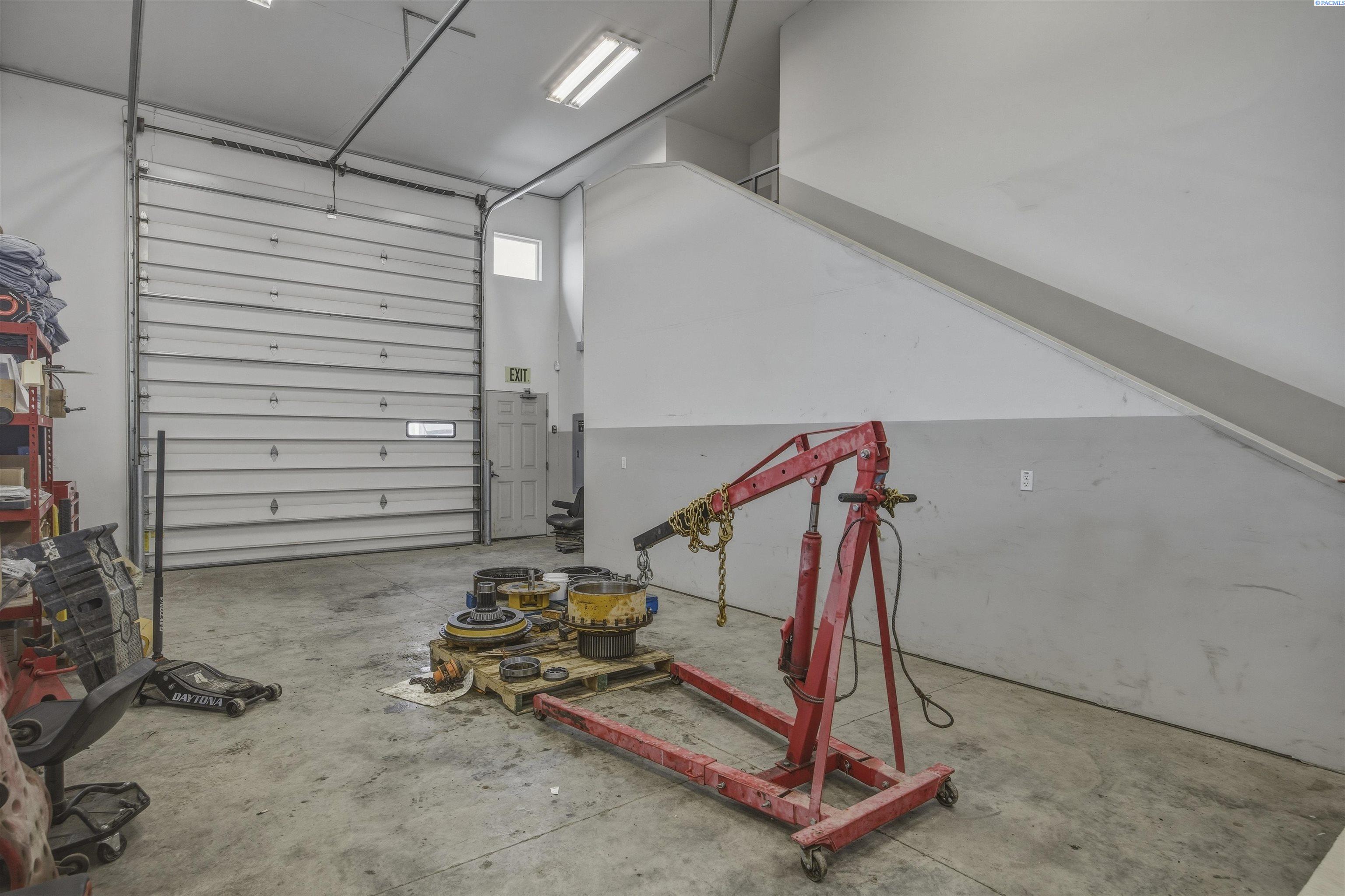 2213 Henderson Loop, Richland, WA 99354