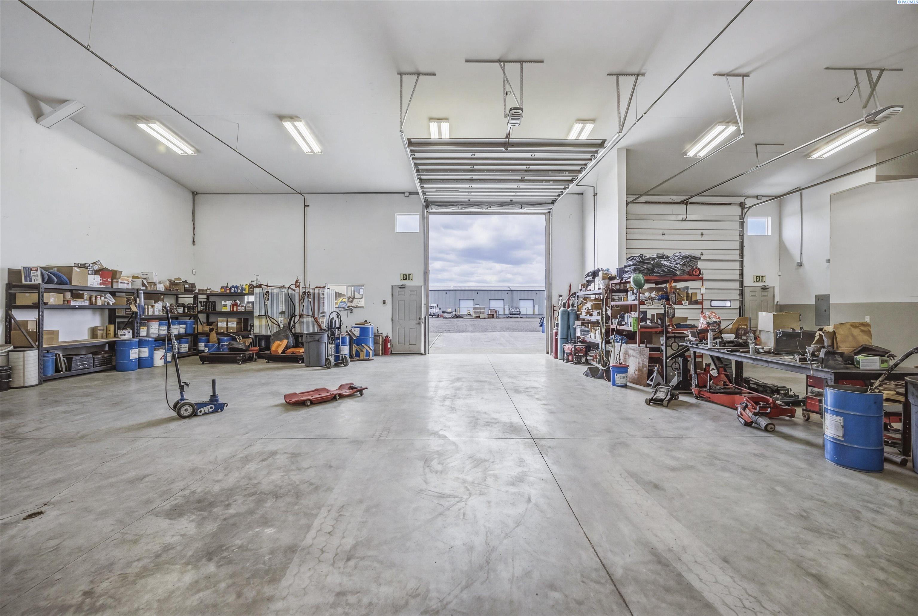 2213 Henderson Loop, Richland, WA 99354