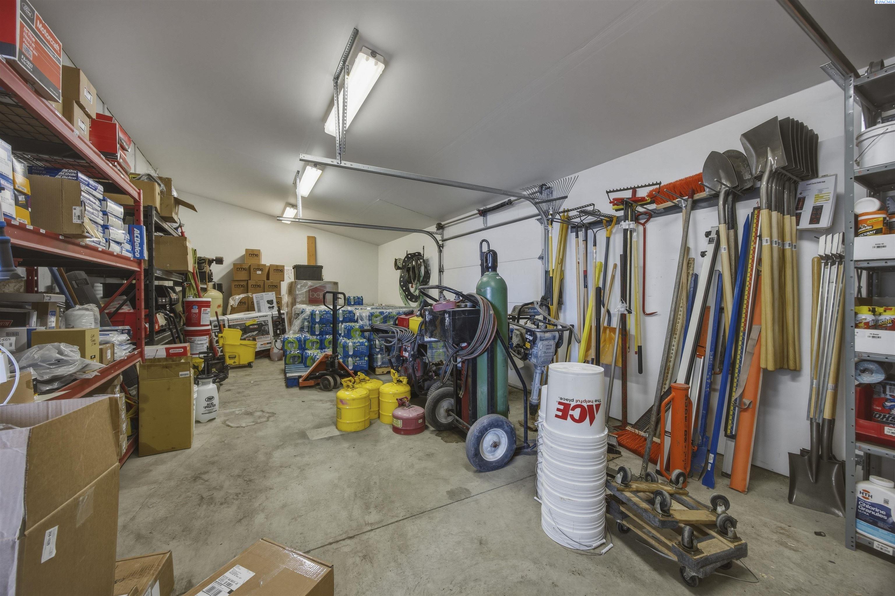 2213 Henderson Loop, Richland, WA 99354