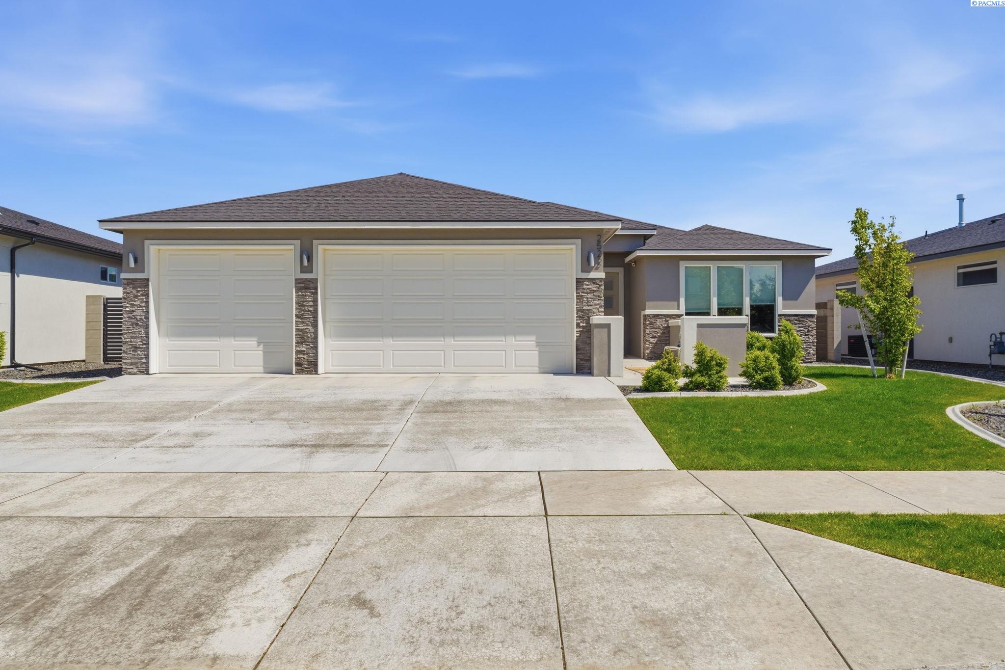 2522 Brodie Ln, Richland, WA 99352