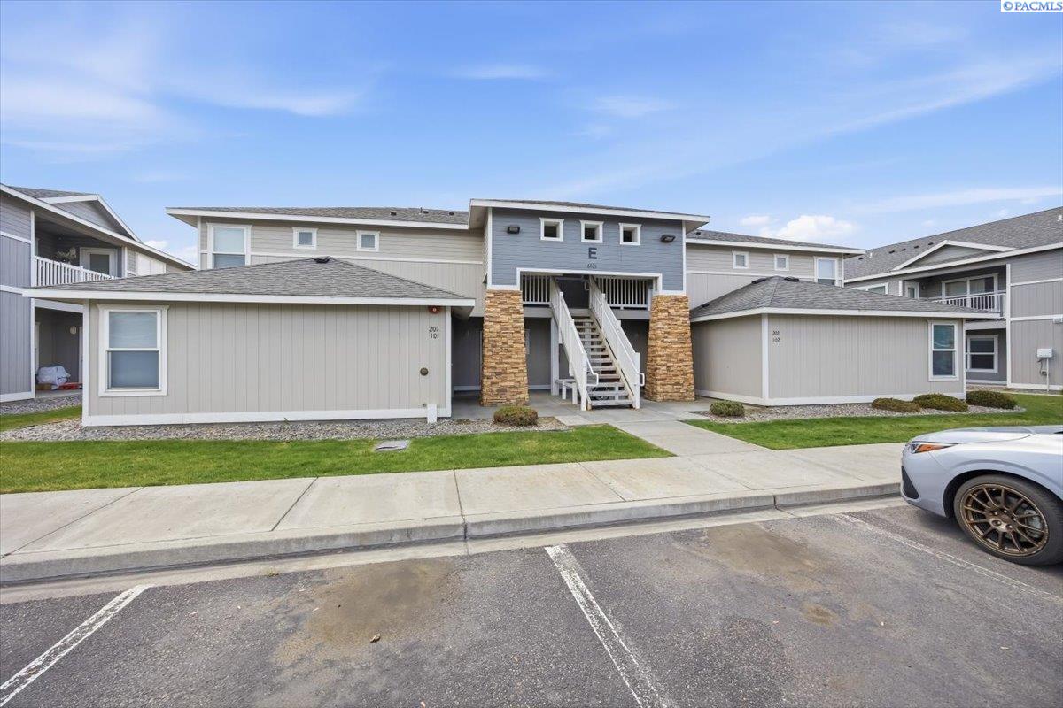 6405 E Chapel Hill Blvd Bldg E, Pasco, WA 99301